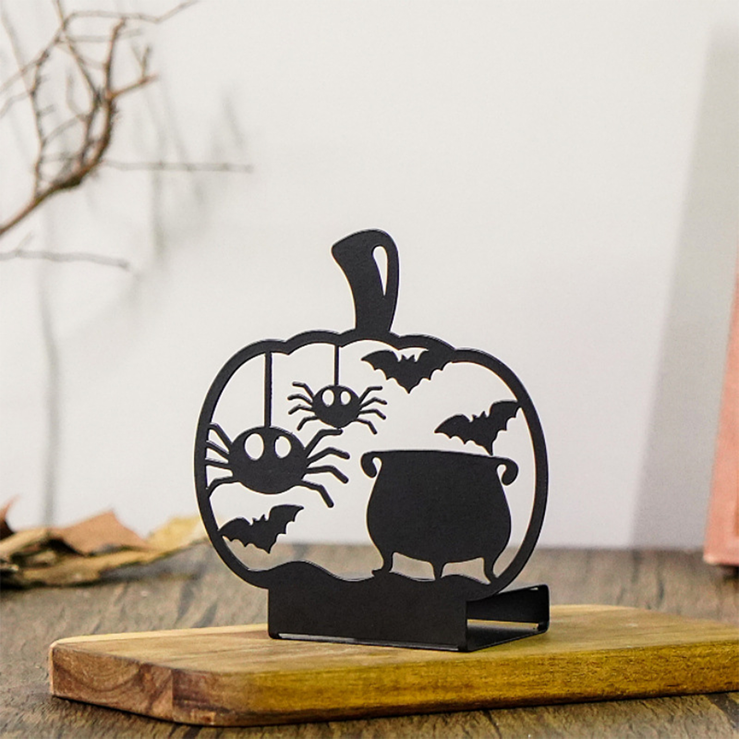 Halloween Iron Candle Holder - Simple and Elegant 1
