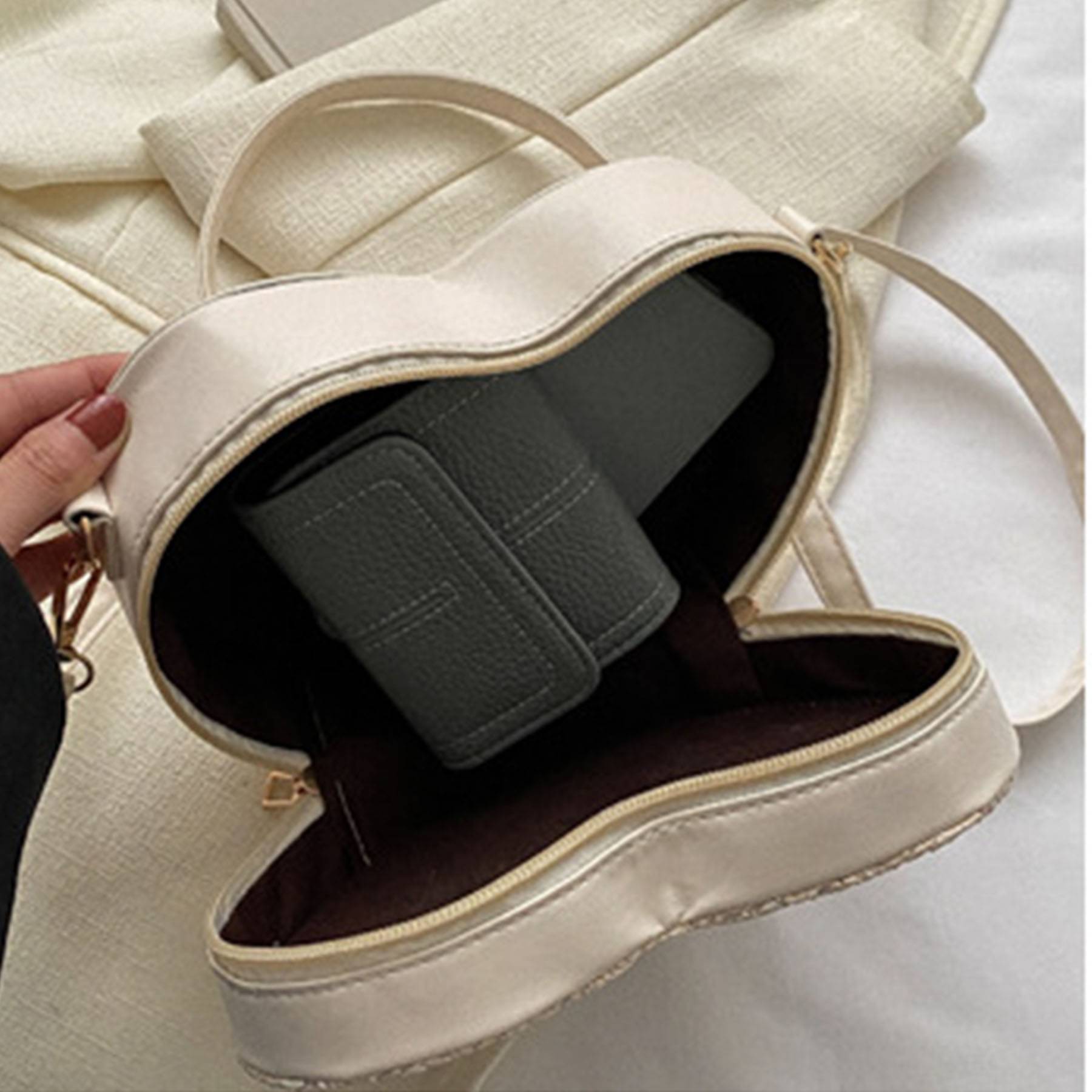 PU Straw Heart-shaped Bag 6