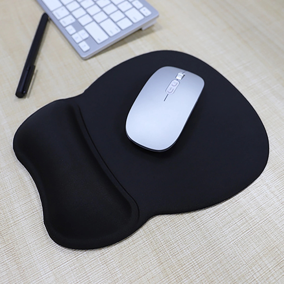Ergonomic Mouse Pad With Wrist Support 1