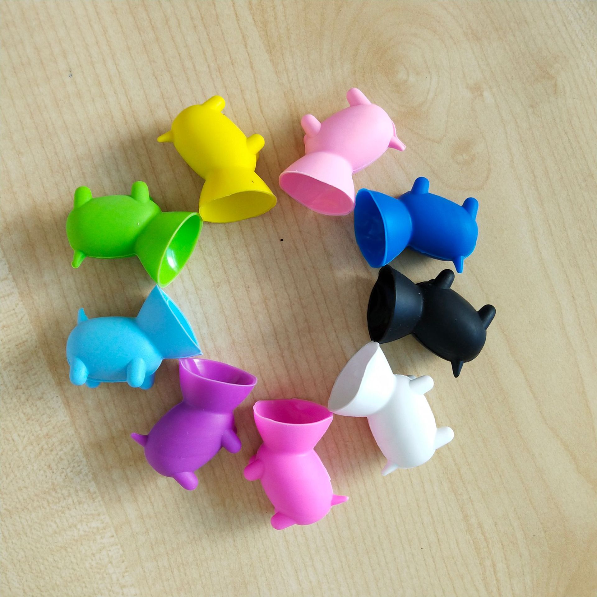 Pig Shape Phone Stand 2