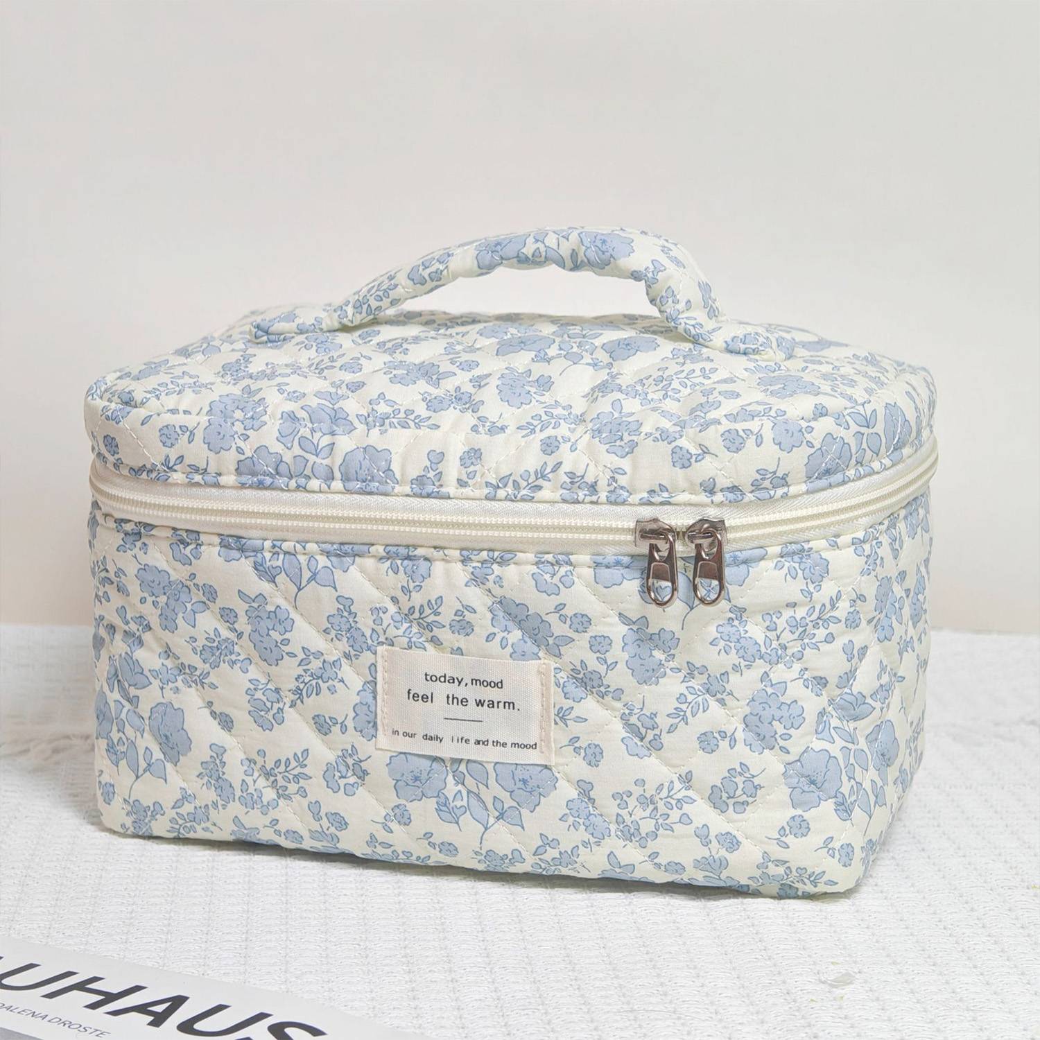 Portable Quilted Floral Makeup Bag – Durable Polyester 5