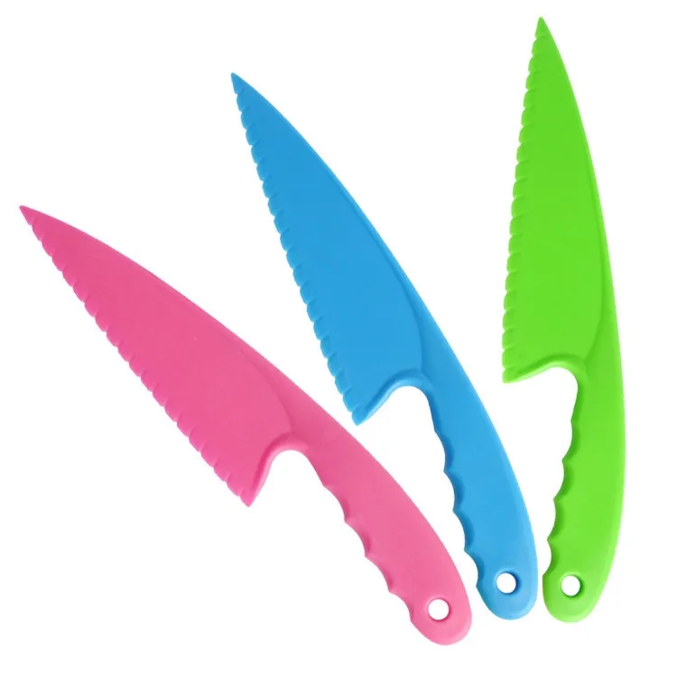 Plastic Serrated Knife 6
