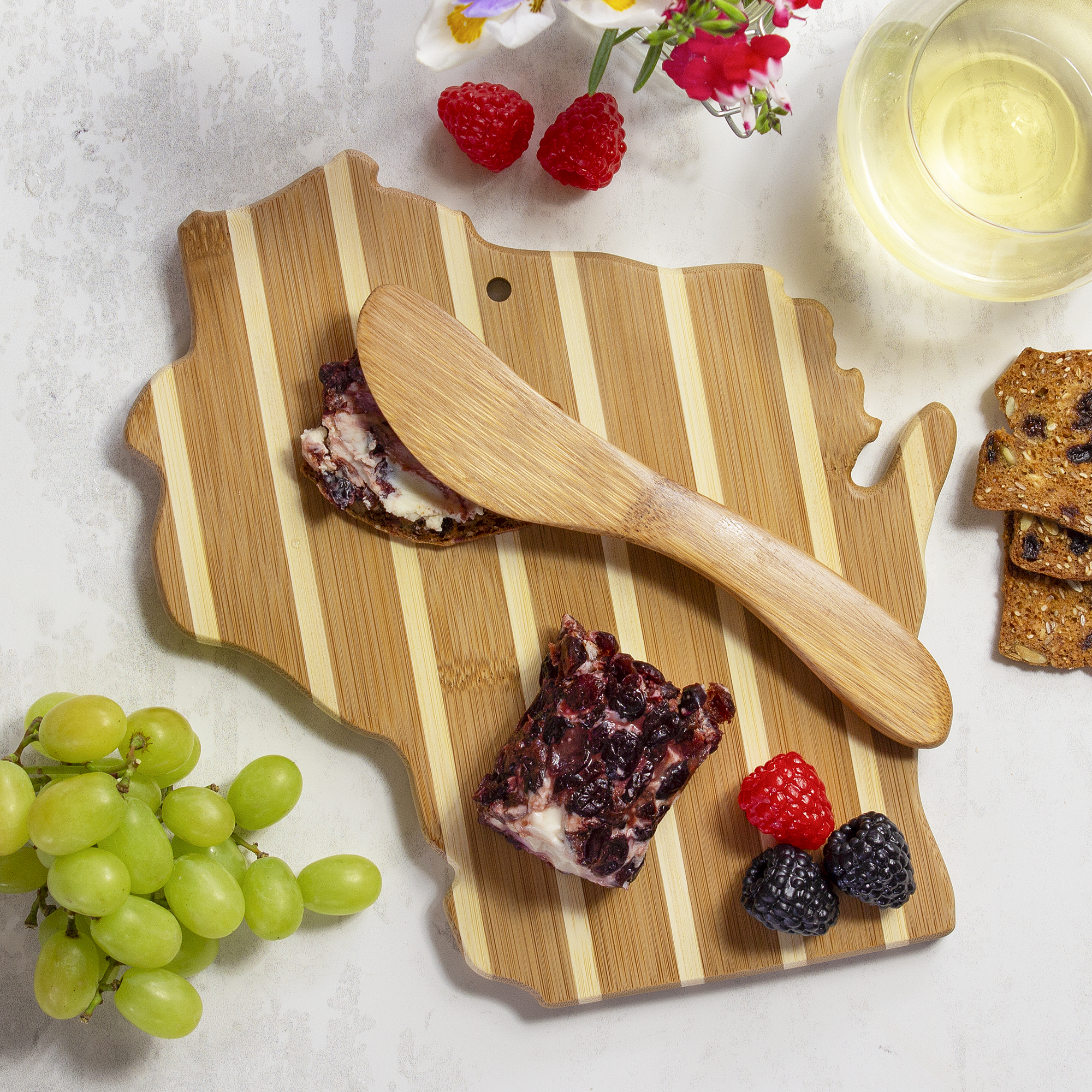 Wisconsin Charcuterie Board with Spreader Knife Gift Set 2
