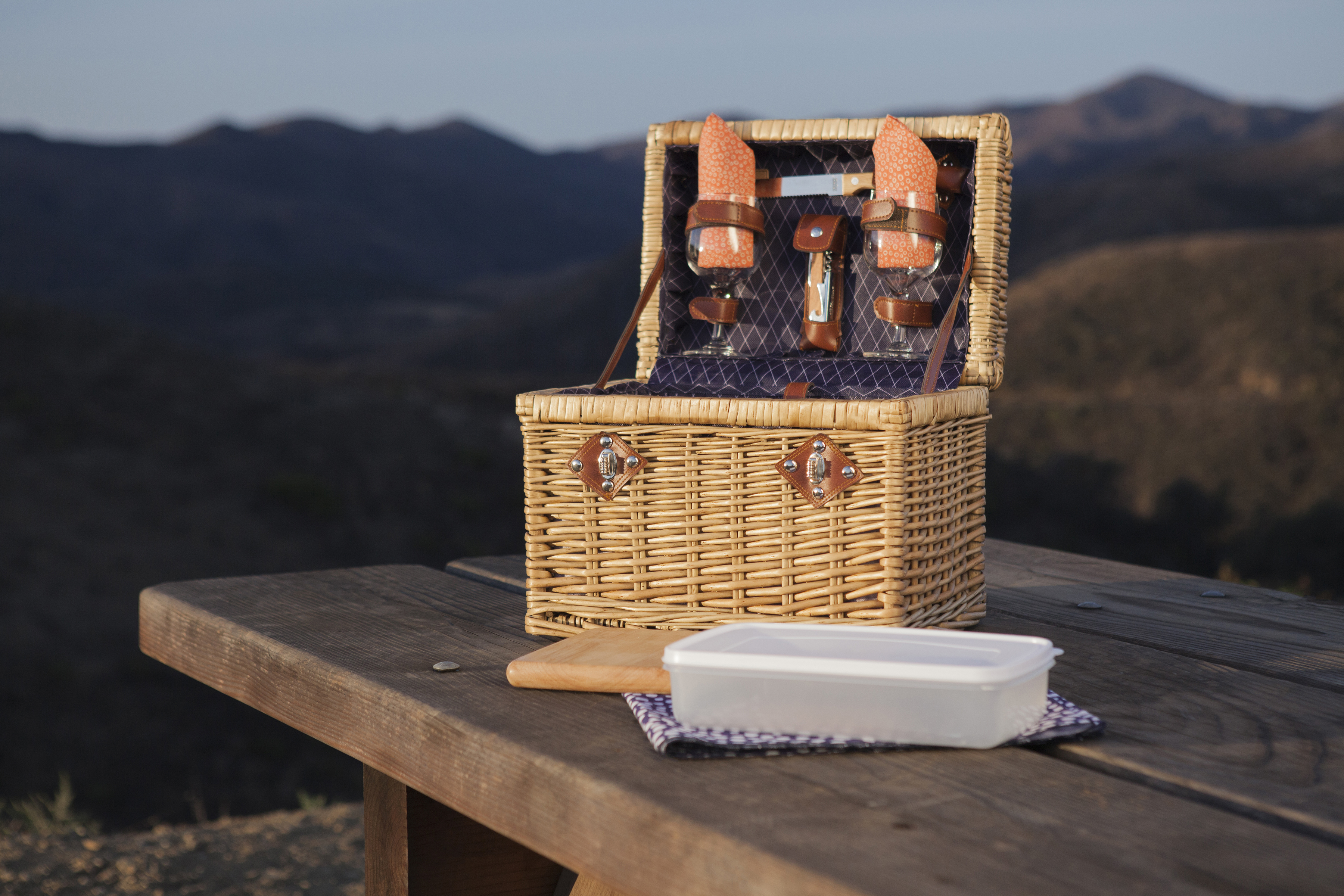 Napa Wine & Cheese Picnic Basket 2