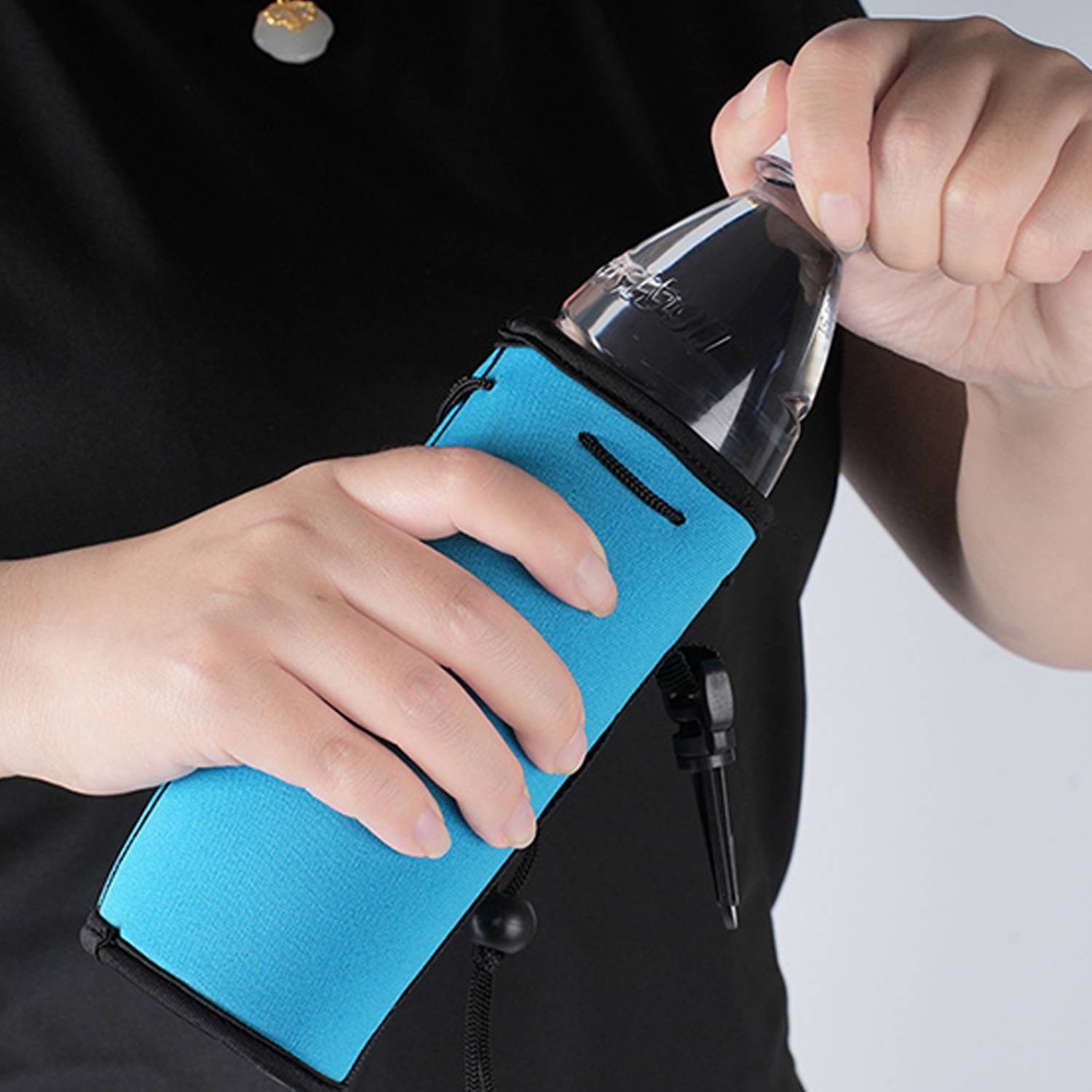 Neoprene water bottle holder 1