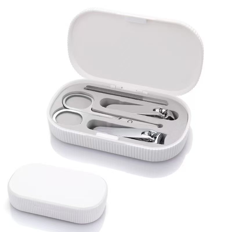 TSA-Compliant Travel Set: 5pc Magnet-Secured Groomers 1