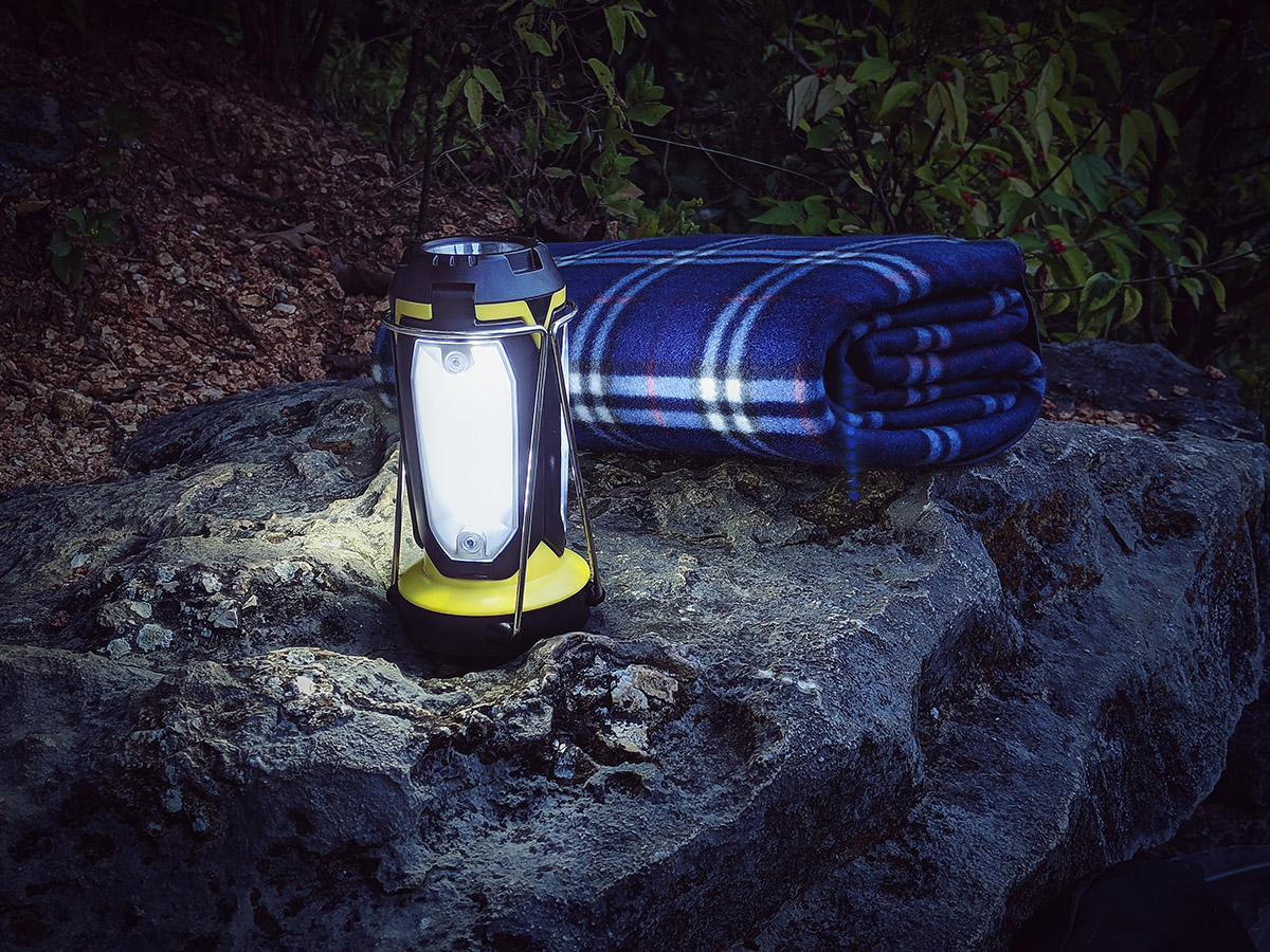 Quasar Multi-Function Lantern 5