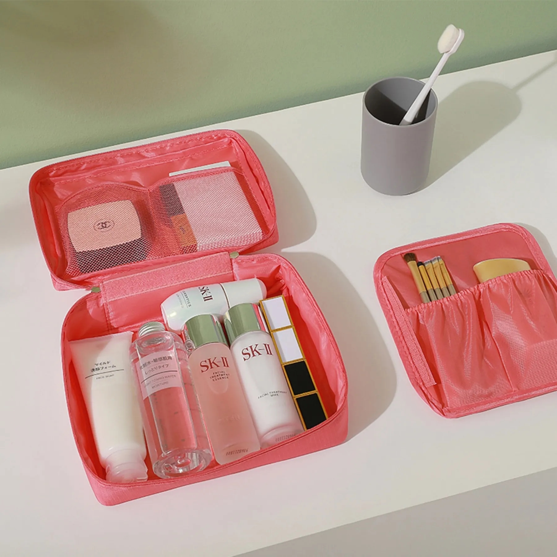 Portable Cute Travel Makeup Bag 2