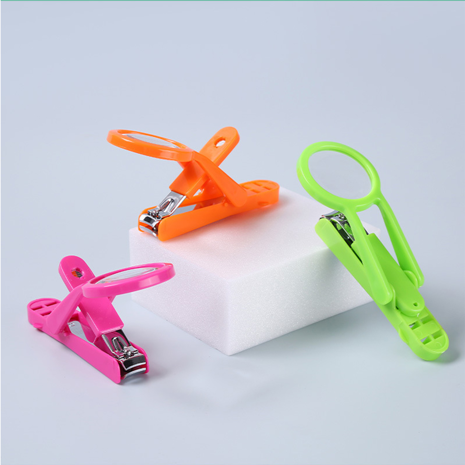 Rotating Magnifying Glass Nail Clippers 3