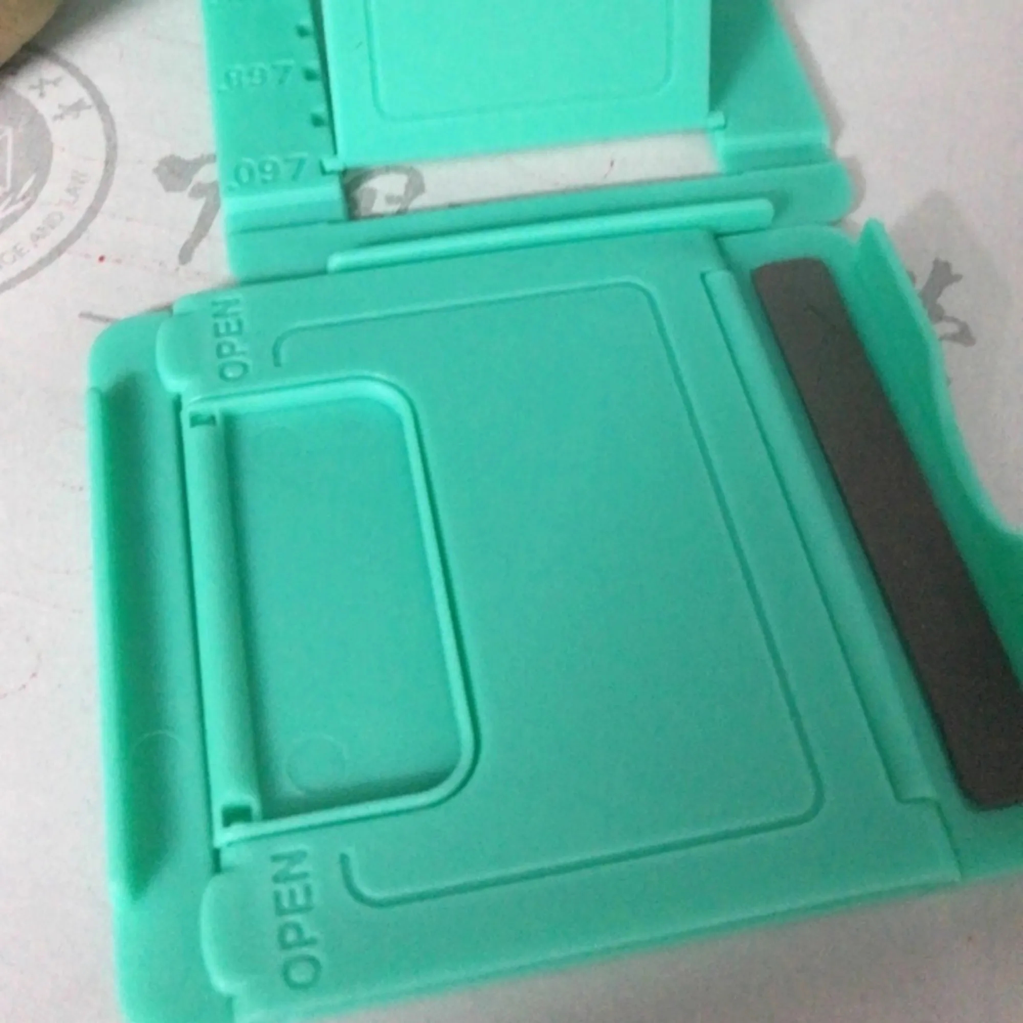 Customizable portable lazy phone holder 10