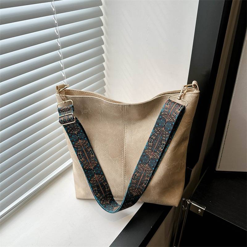 Large Capacity PU Leather Tote Bags for Women, custom tote bag with logo imprint 3