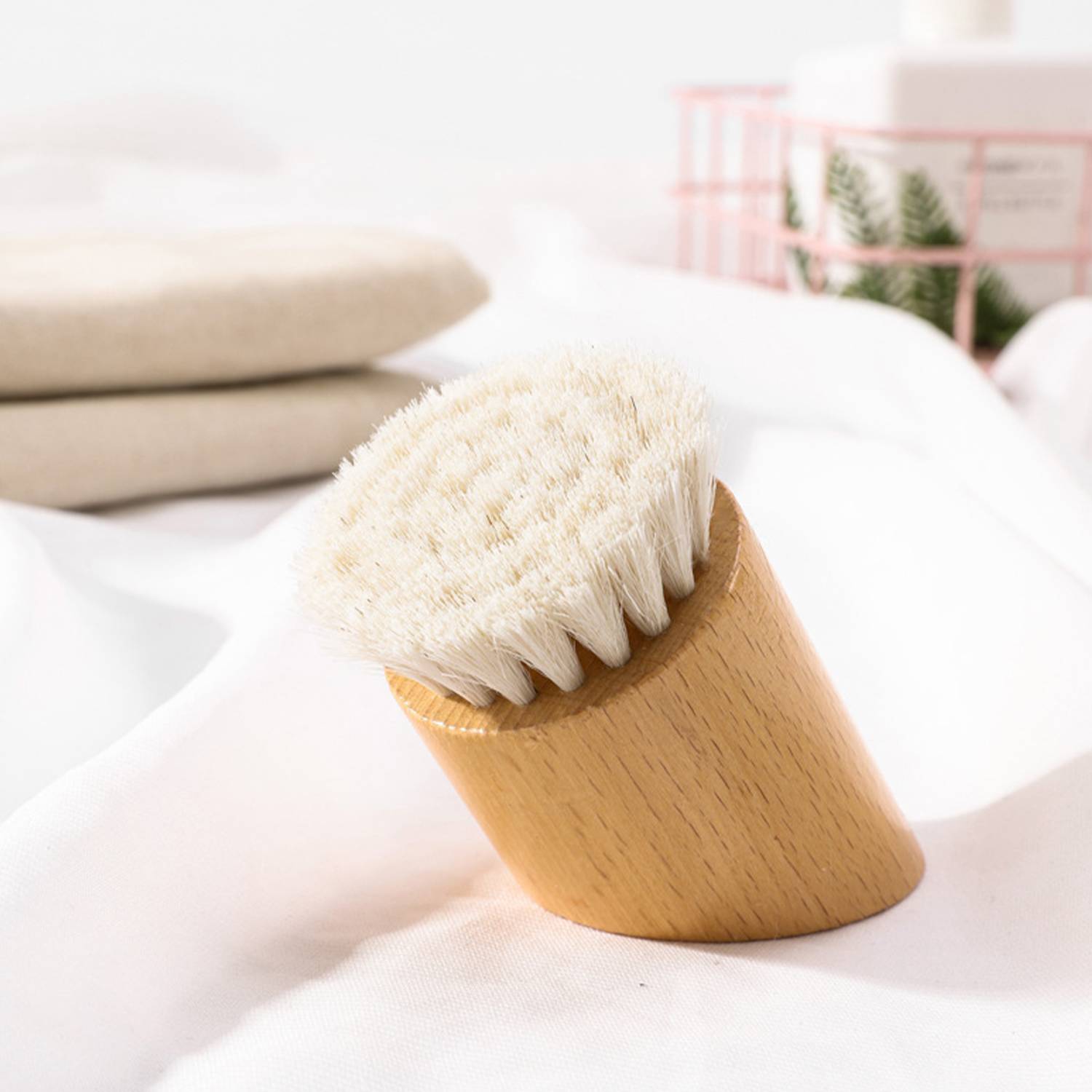 Wooden Exfoliating Facial Cleansing Brush 2