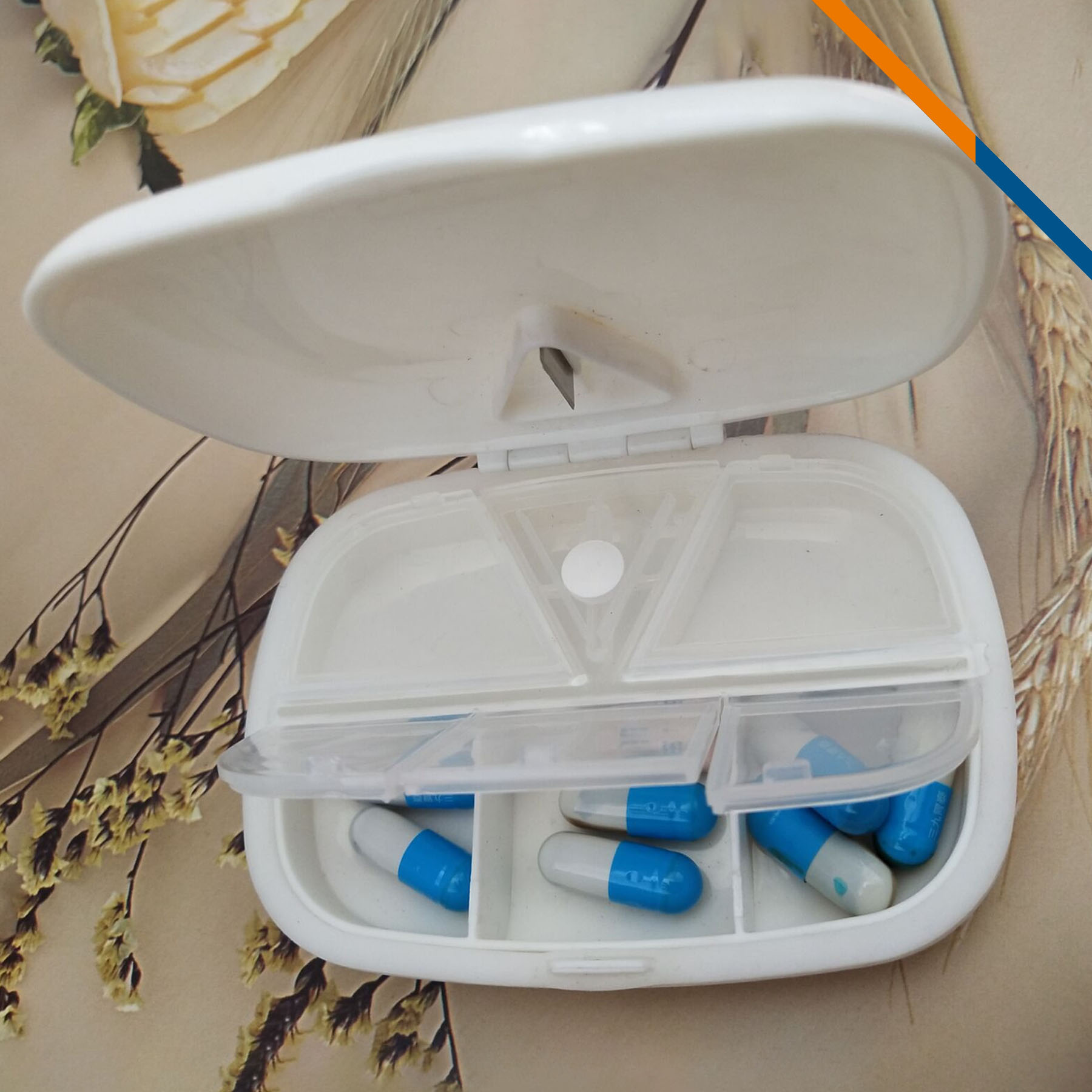 Barna Pill Splitter Box 3