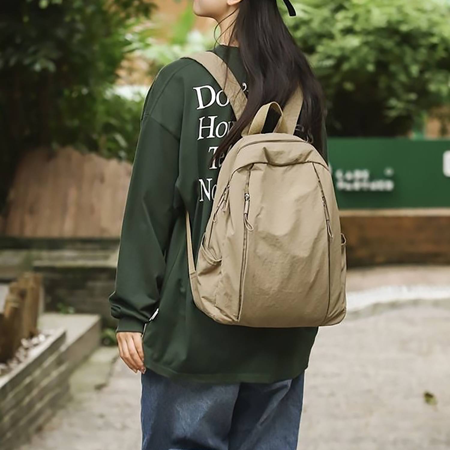 Fashionable,casual and versatile light waterproof backpack 11