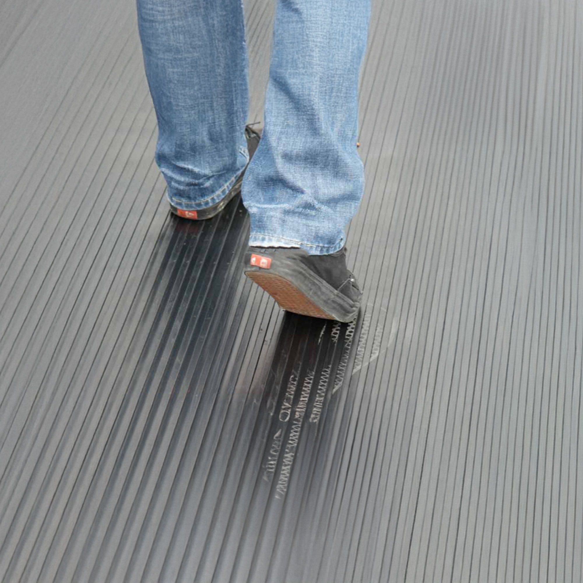 Heavy Duty Wide Rib Corrugated Rubber 2