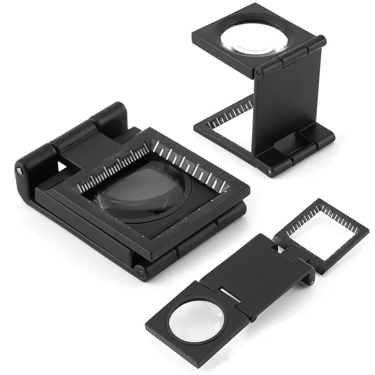 Three-Folding Magnifying Glass 4