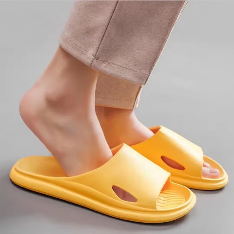 Universal Slipper Sandals 12