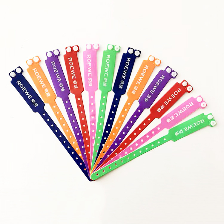 Plastic Wristbands for Events/ Vinyl Wristband of Parties 2