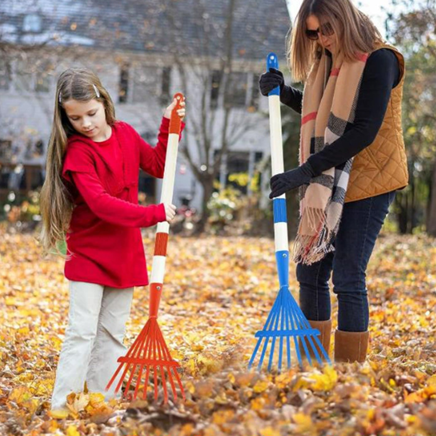 Detachable Plastic Garden Leaf Rake 4