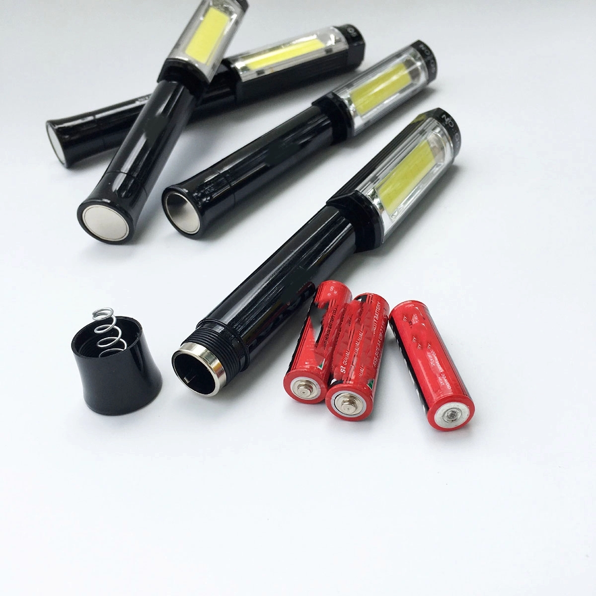 Cob Magnetic Worklight Flashlight 2