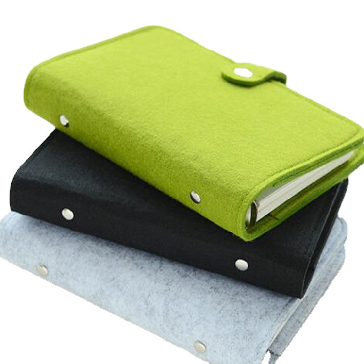Felt Loose-Leaf Notebook 1