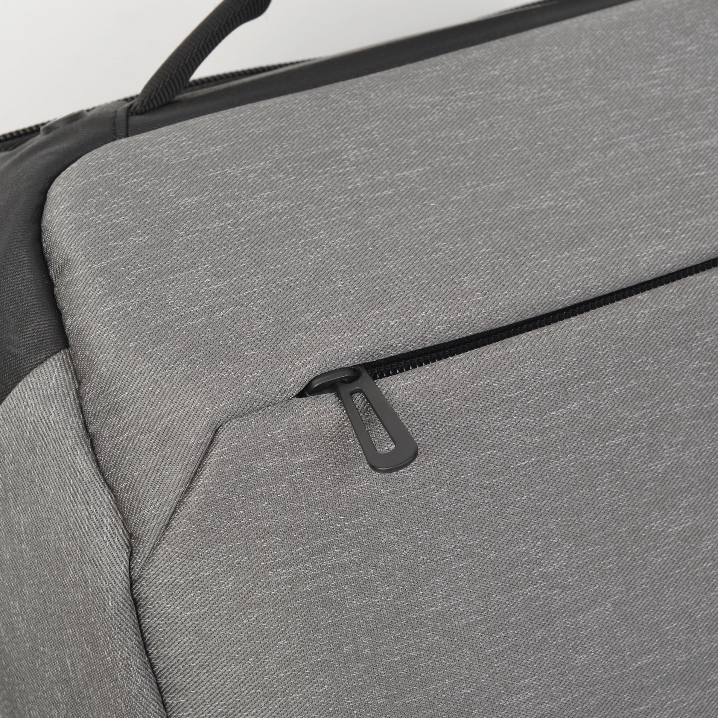 15.6 " Ultimate Everyday Laptop Backpack in Heather Grey 4