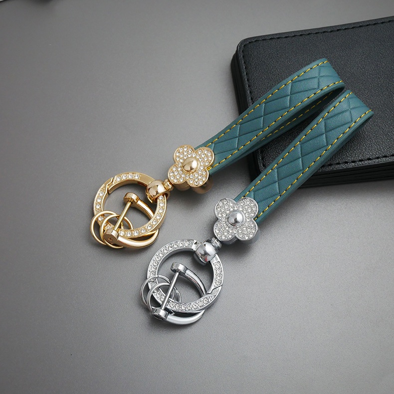 Rhinestone Four Leaf Clover Keychain 2