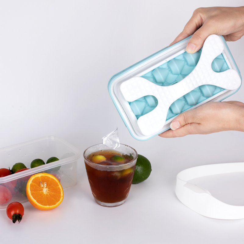 Foldable Ice Cube Tray 5