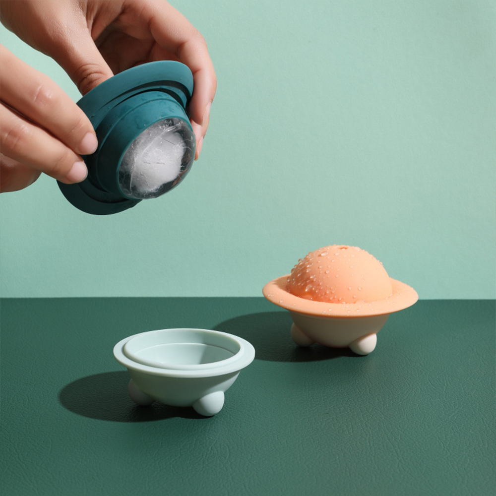 Silicone Whiskey Ice Ball Maker 2