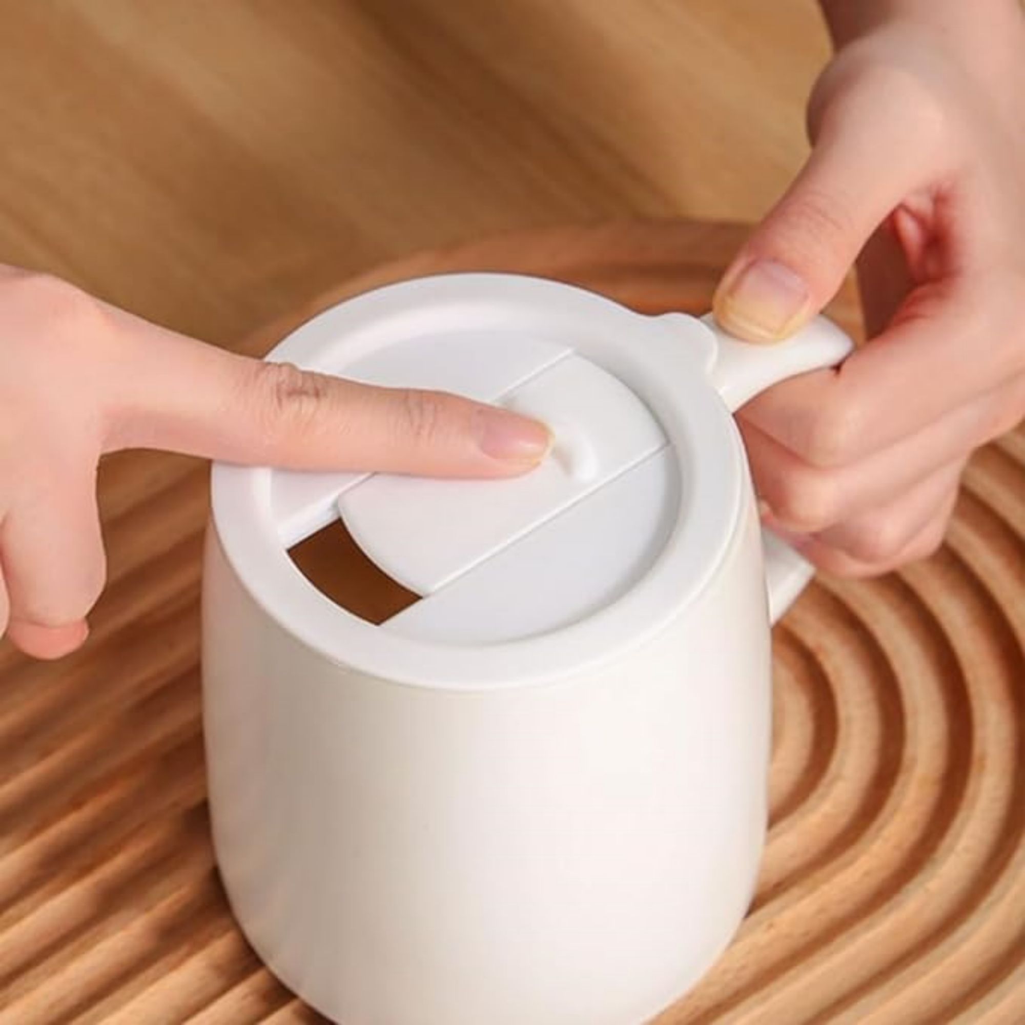 13.5 oz Round Simple Ceramic Mug with Lid and Straw 2