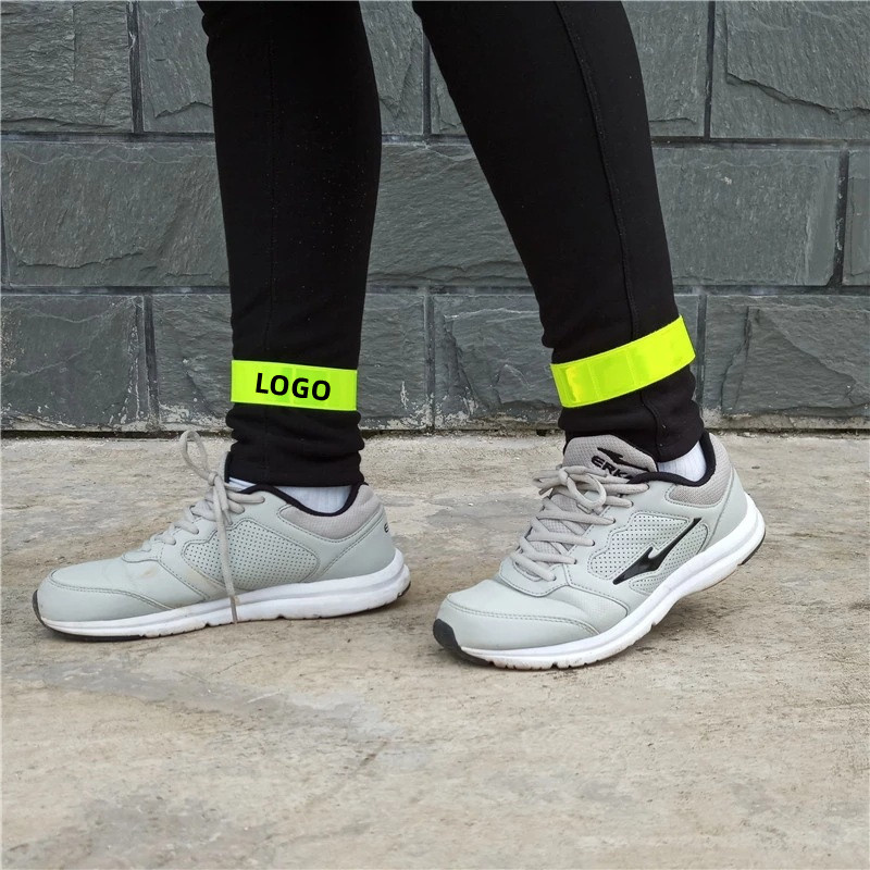 Multifunctional reflective wristband 1