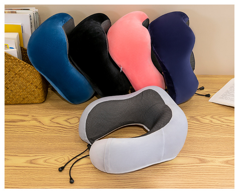 Magnetic Cloth Travel Neck Pillow 3