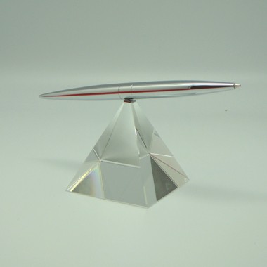 Pyramid Crystal Spinning Pen Set (Clear Base) 2
