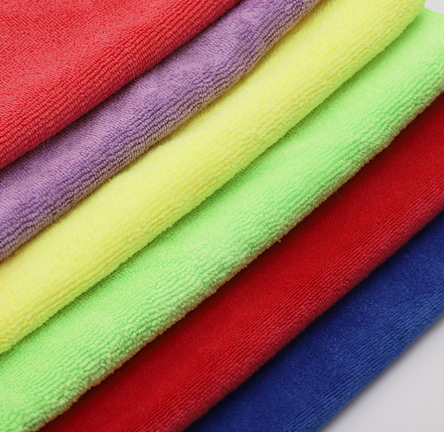 Microfiber Golf Towel With Metal Grommet & Clip 2
