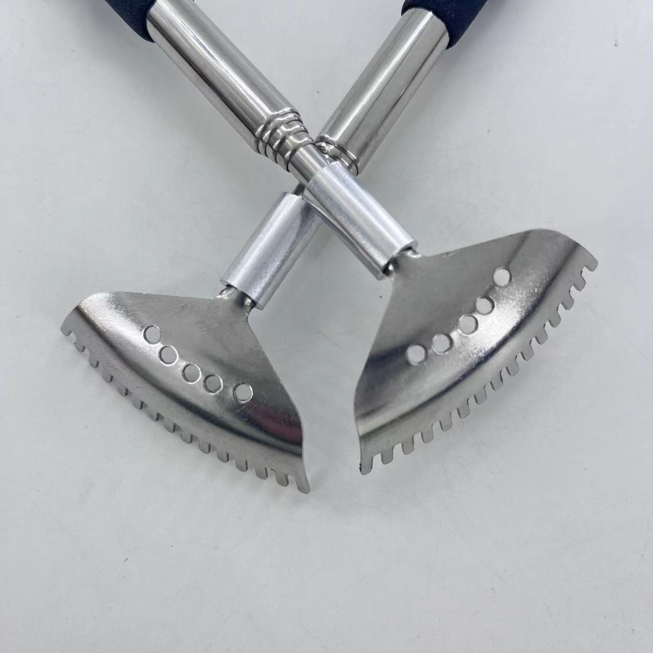 Extendable Stainless Steel Back Scratcher 5