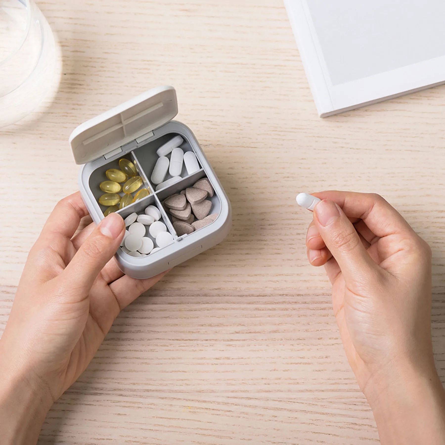 Portable Small Medicine Box 4