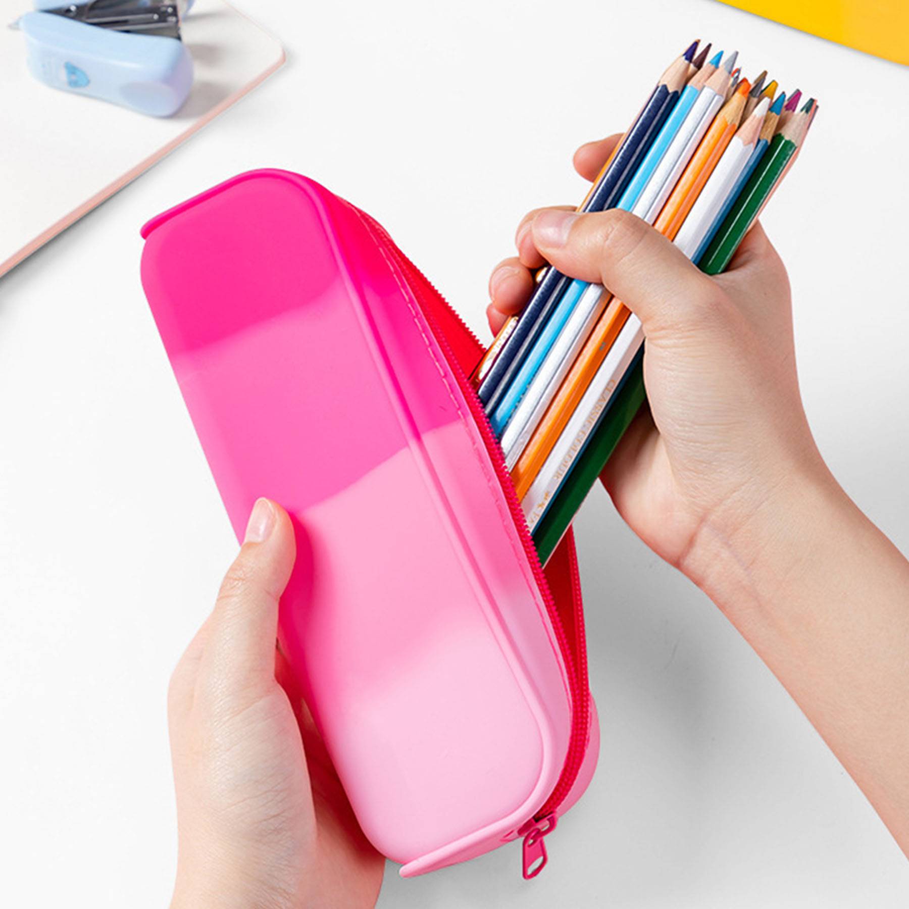 Silicone Gradient Pencil Pouch 4