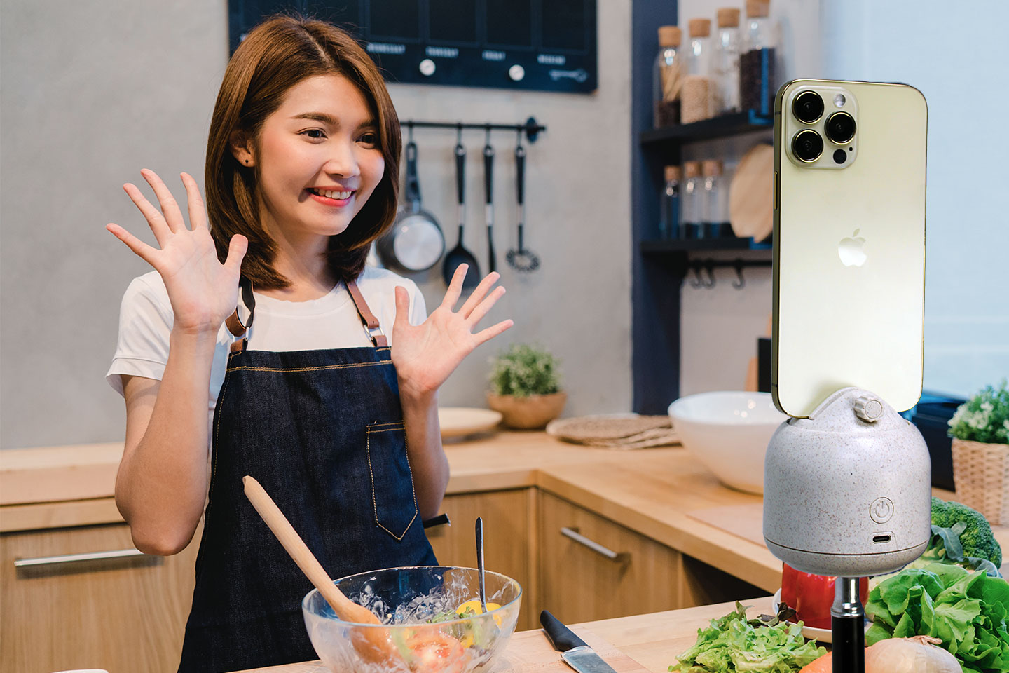 360° Motion Tracking Selfie Holder 7