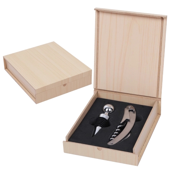 Sommelier Wine Opener and Stopper Set in a Light Wood Case 2