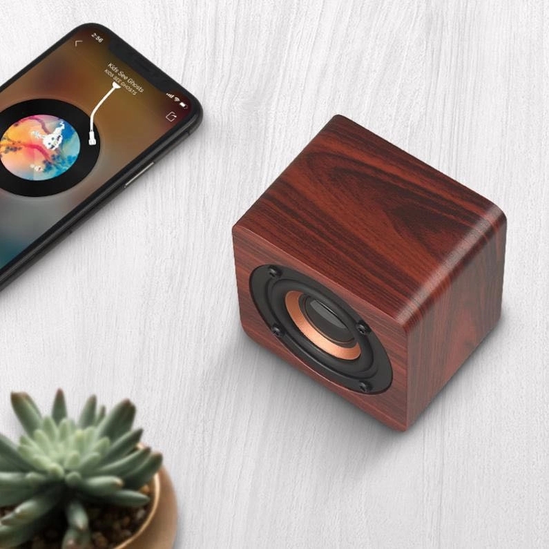 Bamboo Bluetooth Speaker 1