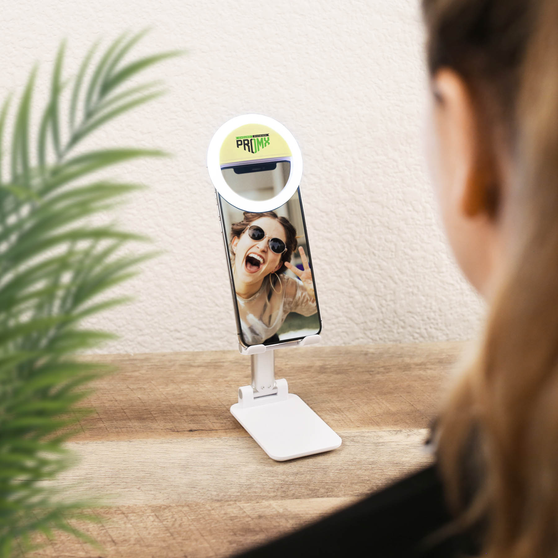 McLovin Phone Stand & Ring Light 5