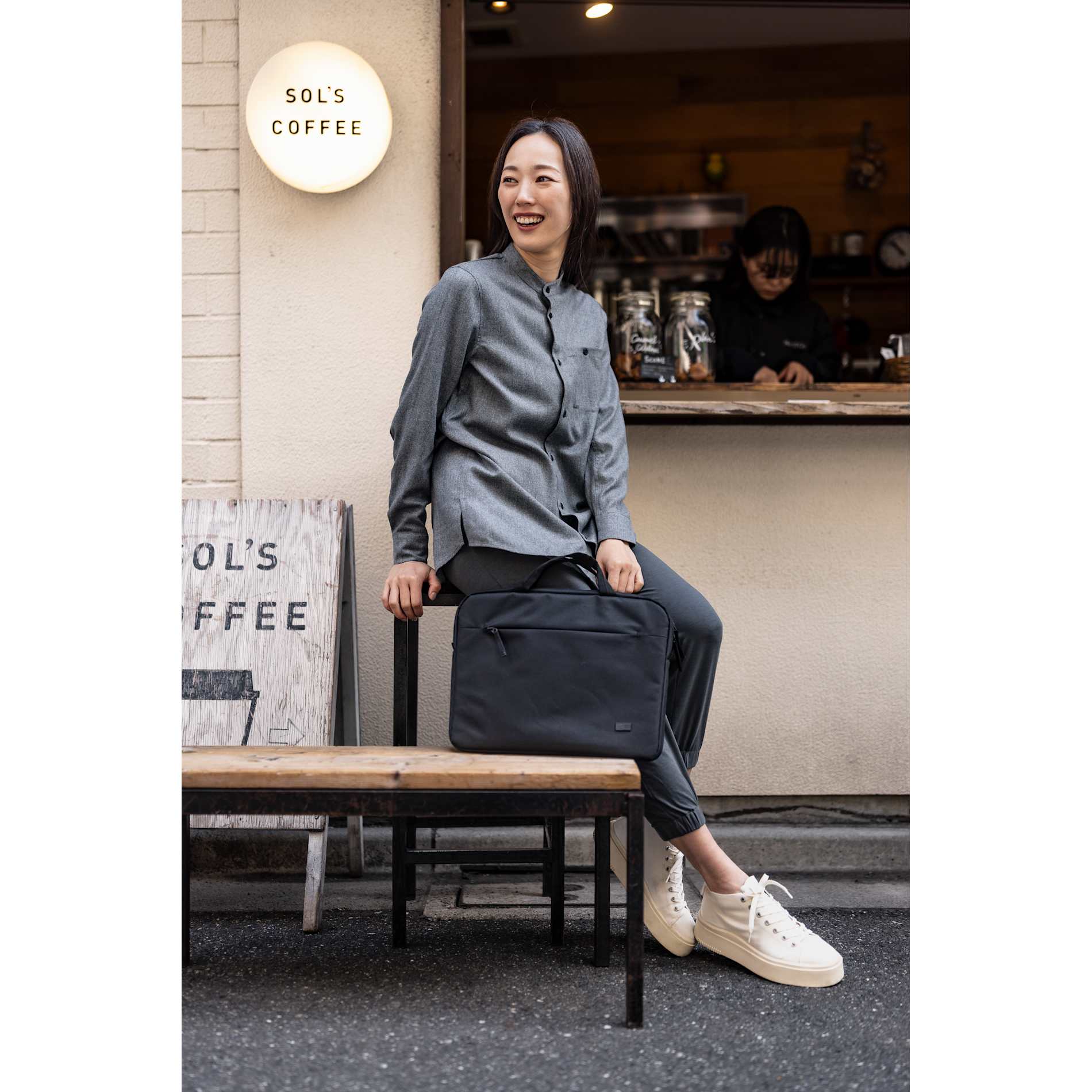 Invigo Recycled 16” Messenger Bag