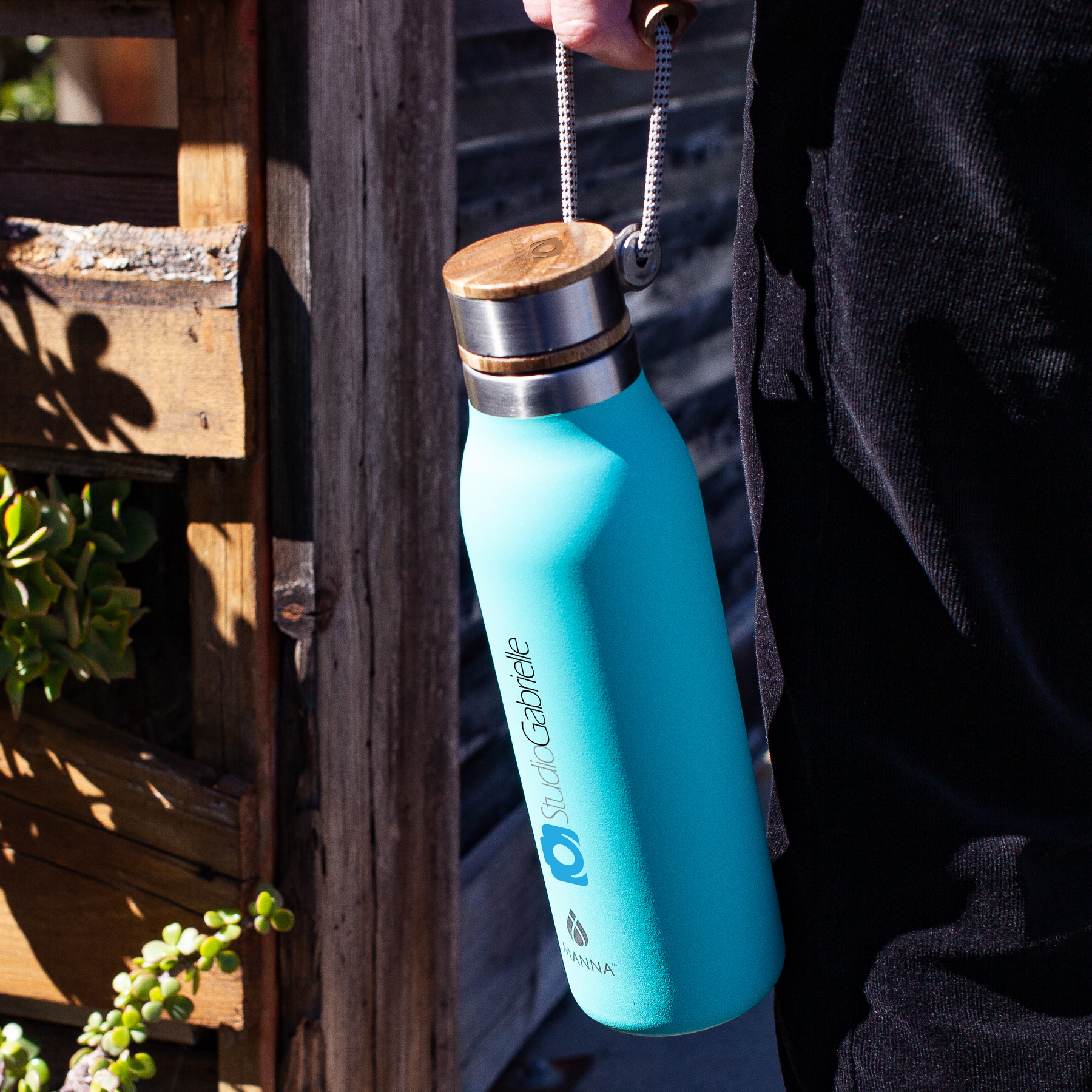 Manna™ 18 oz. Ascend Stainless Steel Water Bottle w/ Acacia Lid 21