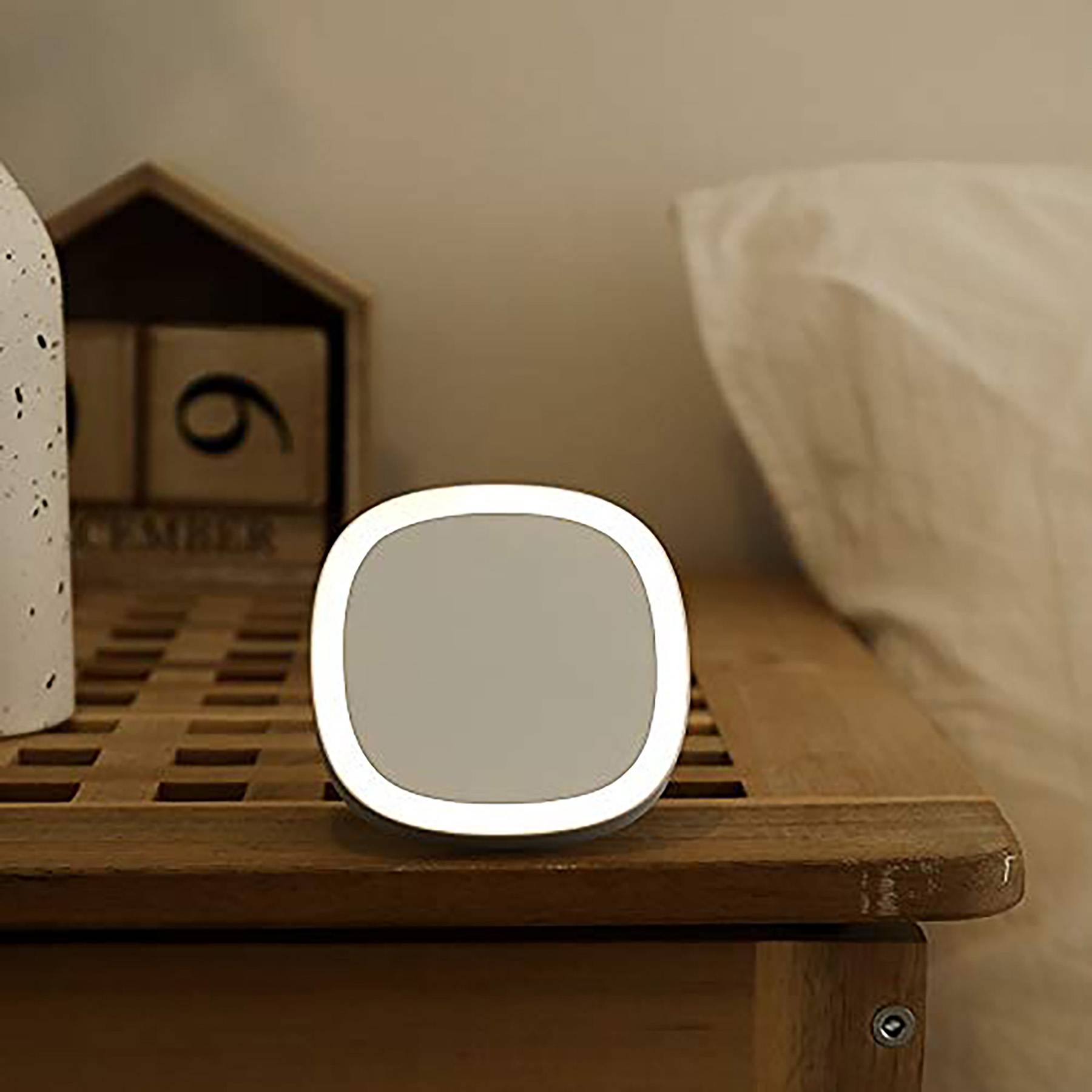 Folding Mini Makeup Mirror With Supplementary Light 6