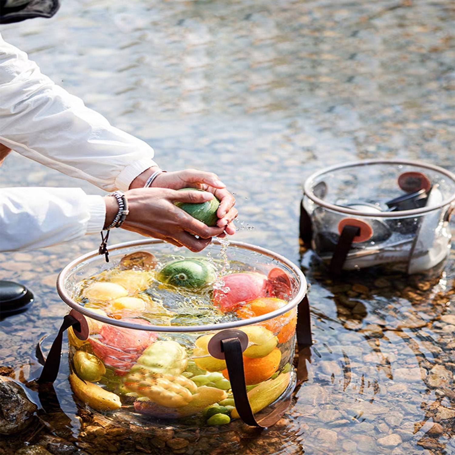Outdoor portable folding bucket 2