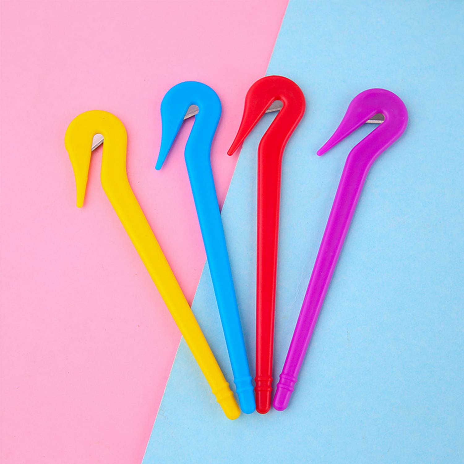 Disposable rubber band hair remover with blade 3