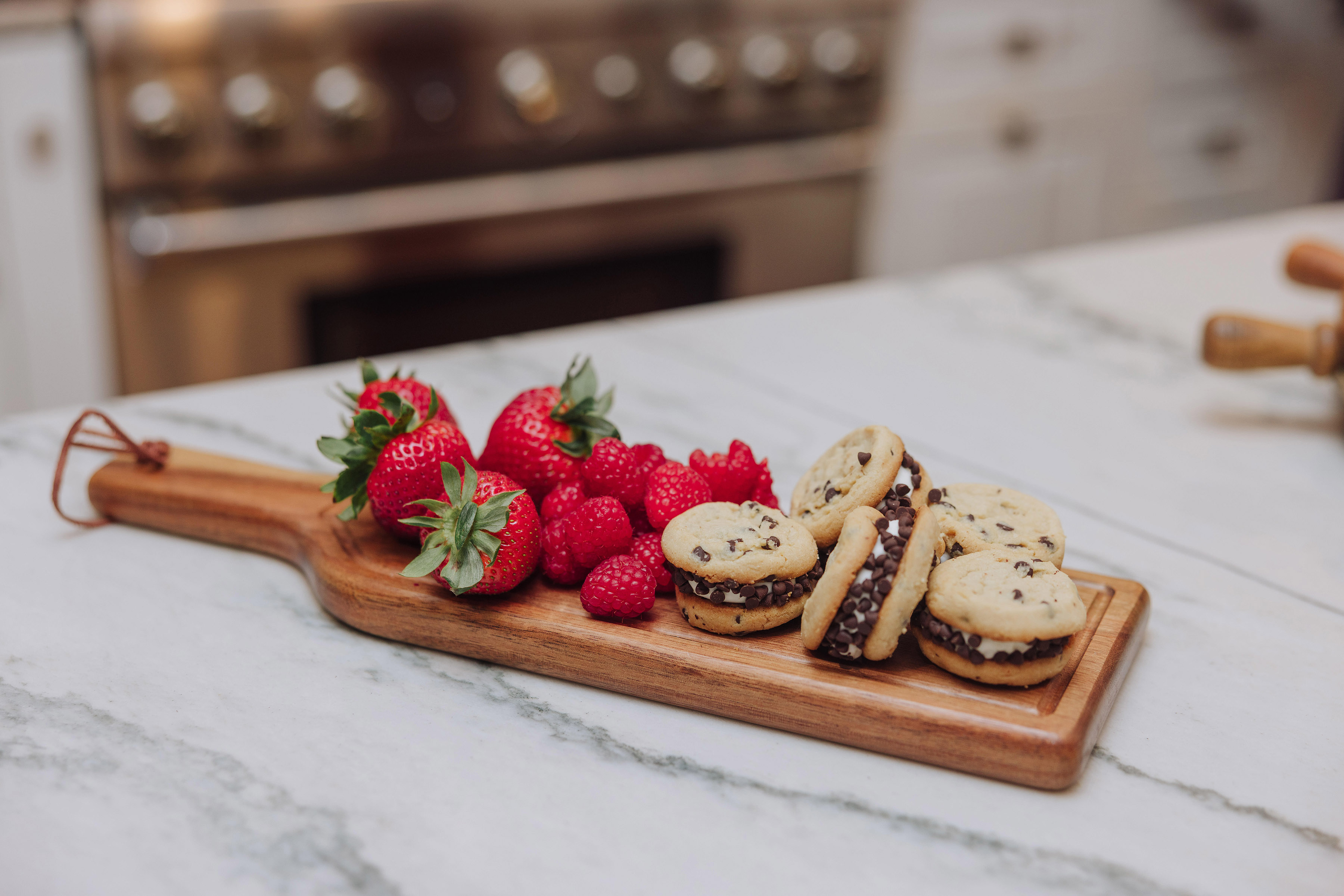 Botella Cheese Cutting Board & Serving Tray 2