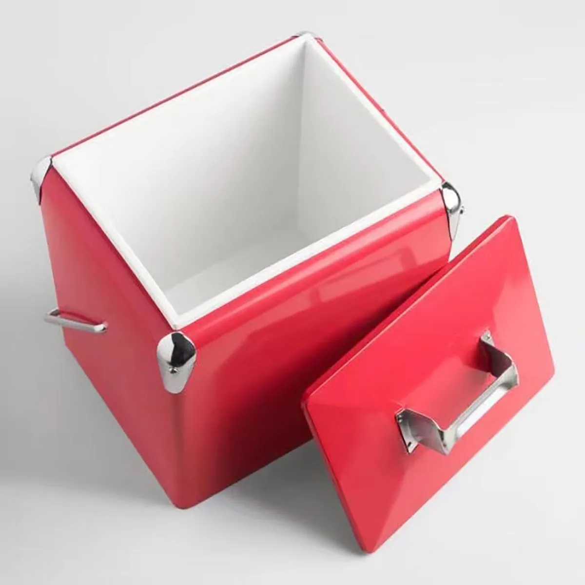Large Capacity Outdoor Retro Picnic Insulated Cooler 4