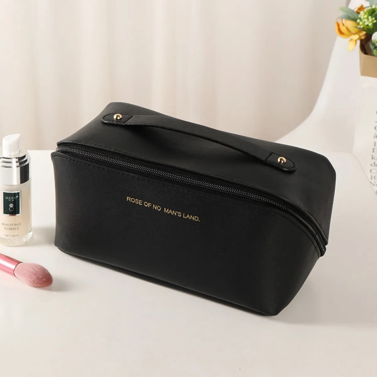 Square toiletry bag 2
