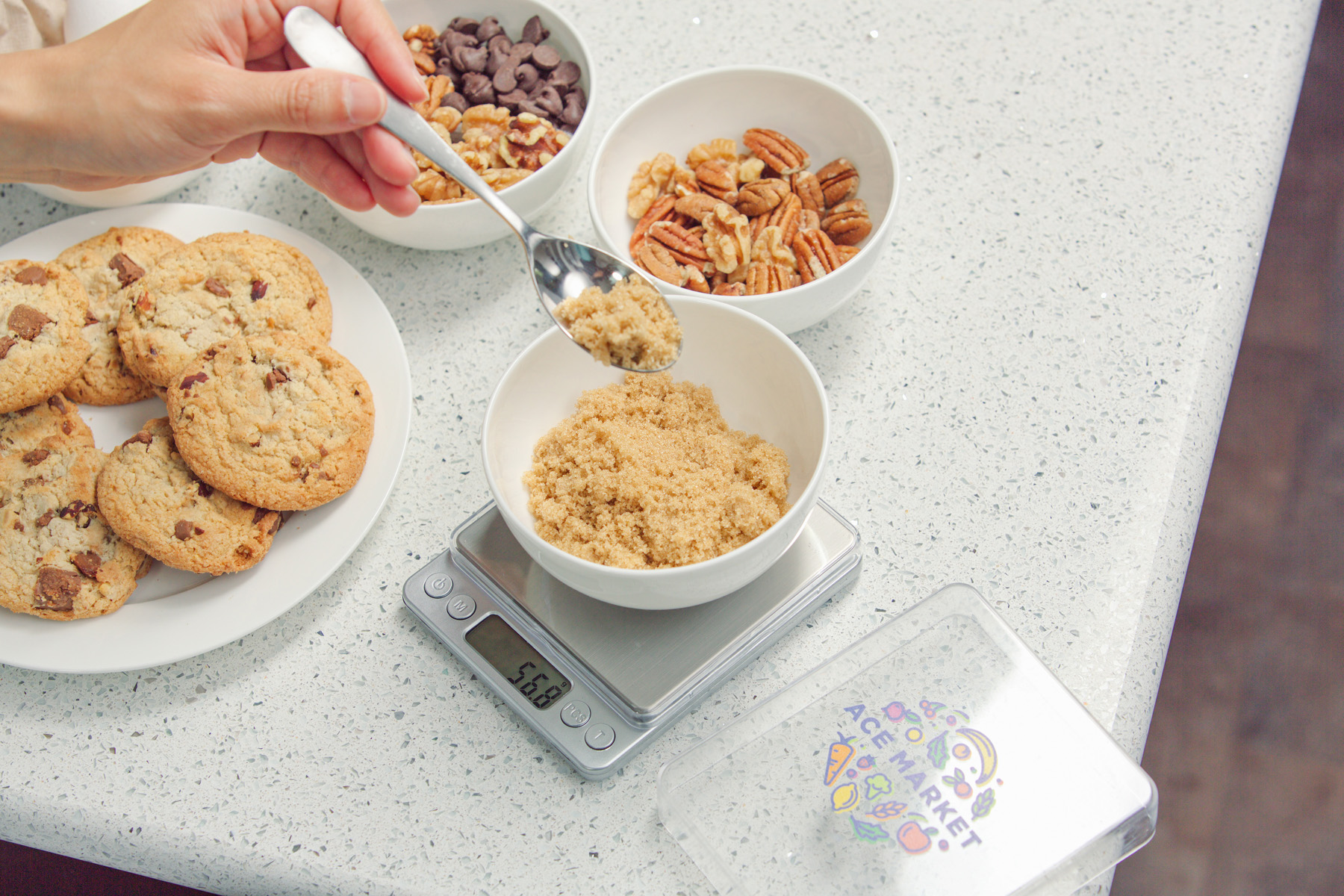 Easy Measure Digital Kitchen Scale with Food Tray 4